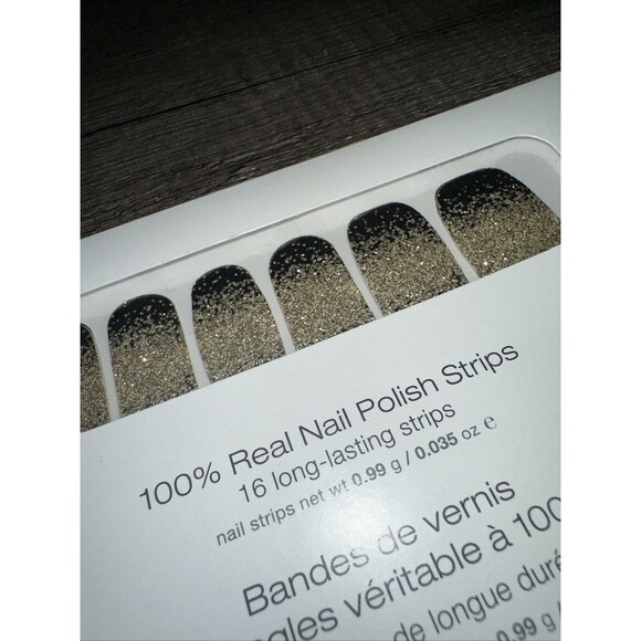 Color Street Ring It In Nail Polish Strips - Picture 2 of 4